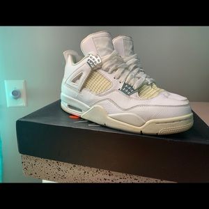 White Jordan 4’s